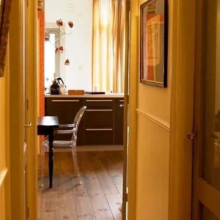 Short Dependance Apartment *